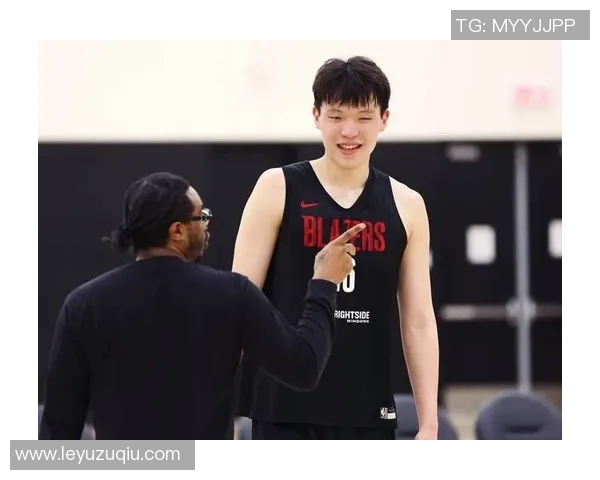 杨瀚森谈季前赛中锋对位体验与夏季联赛的显著差异 杨瀚森谈季前赛中锋对位体验与夏季联赛的显著差异