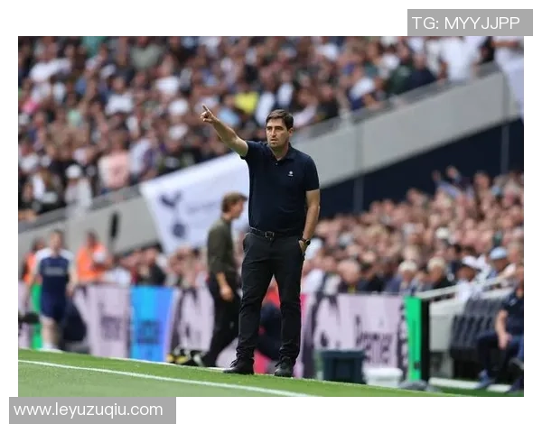 伊劳拉回顾比赛最后时刻的绝佳机会认为伯恩茅斯有望逆转取胜