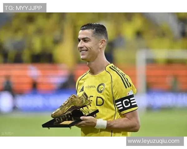 C罗获环球声望奖回应家人劝停称仍能为球队贡献为何不继续奋斗