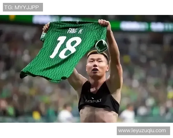 方昊回防积极却意外铲翻队友张源致敬马季奇经典瞬间引发笑声