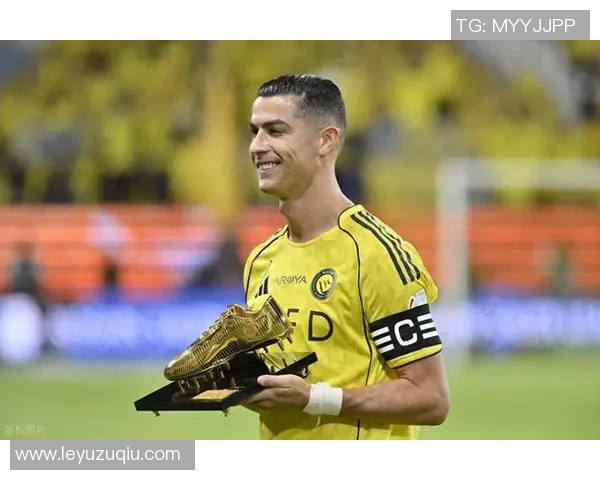 C罗获环球声望奖回应家人劝停称仍能为球队贡献为何不继续奋斗